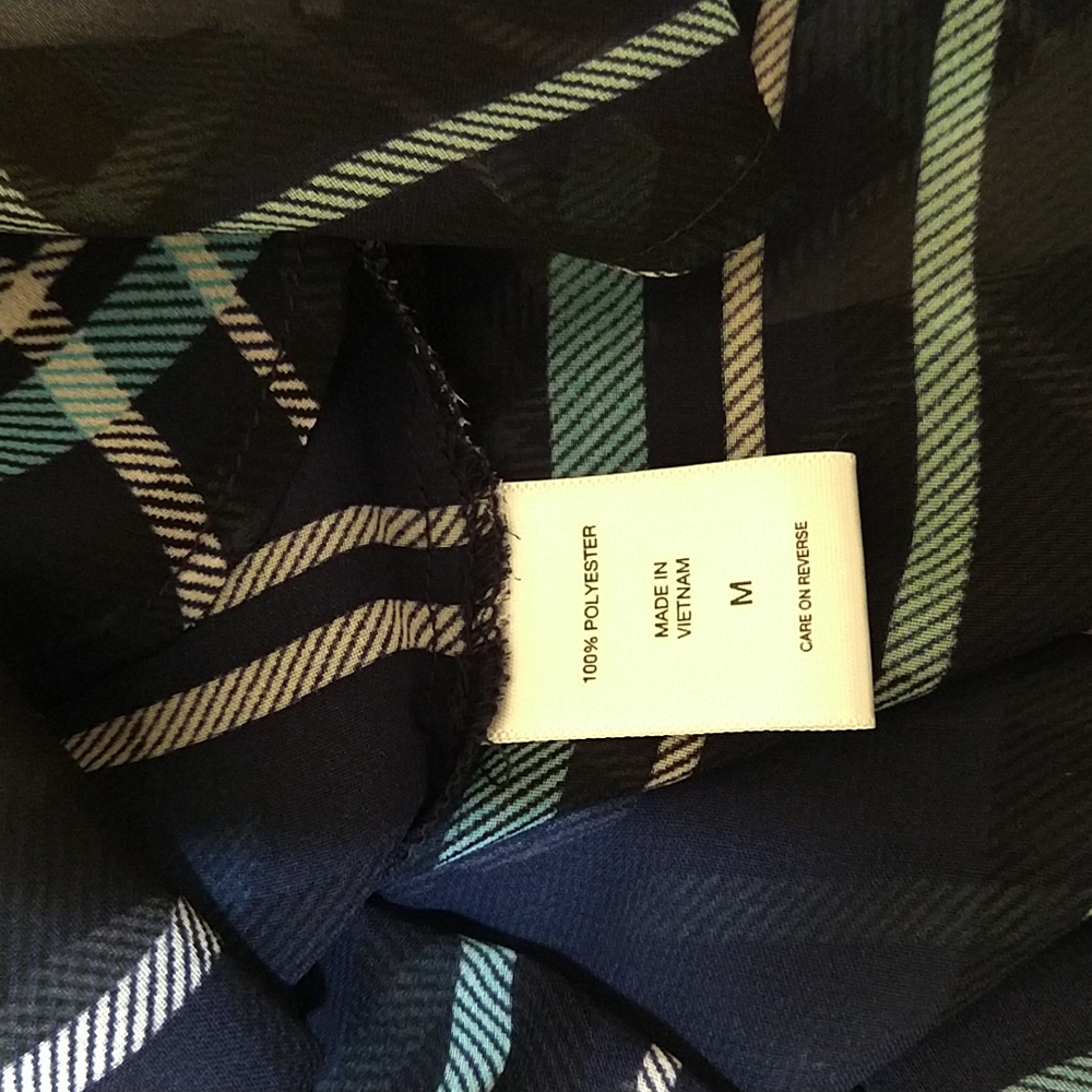 ❗SOLD❗New York & Company Sheer Blouse - Picture 8 of 9